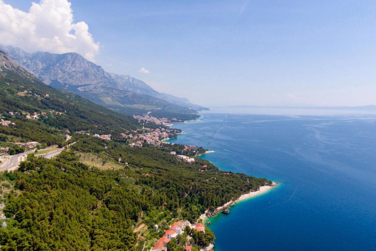 Apartments by the sea Brela, Makarska - 2718 Bagian luar foto