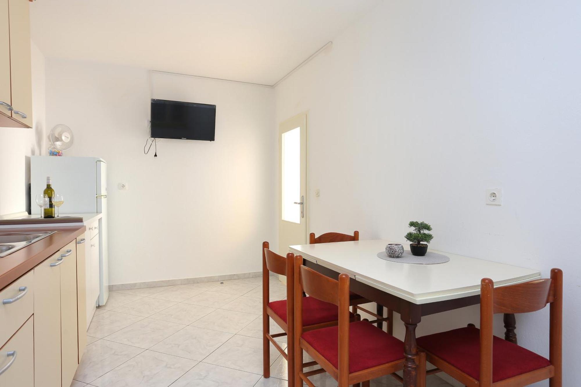 Apartments by the sea Brela, Makarska - 2718 Ruang foto